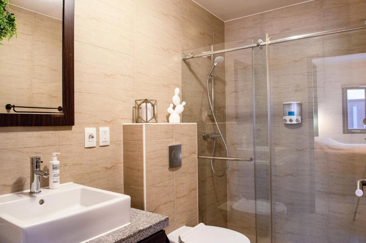 Blue Bay Resort Luxury Apartment Green View Dorp Dorp Sint Michiel Exterior photo